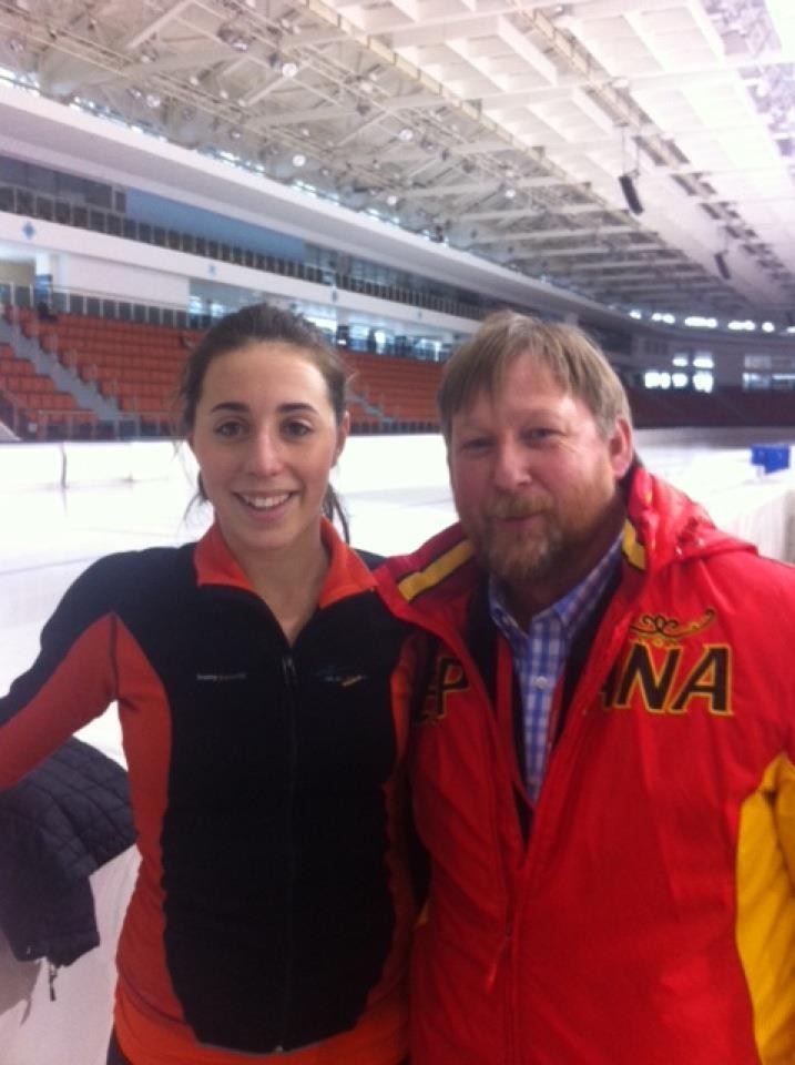 Elena Mangas vuelve a la competición tras tres meses fuera del hielo - HIELO ESPAÑOL