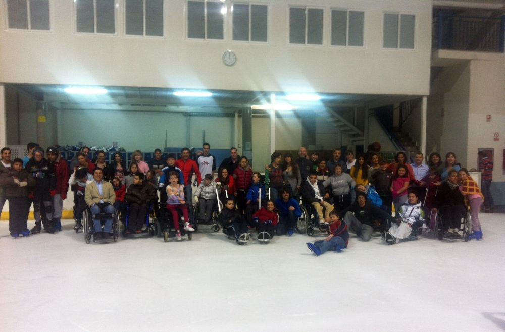 Deporte y Desafío organizó una jornada de patinaje para discapacitados - HIELO ESPAÑOL