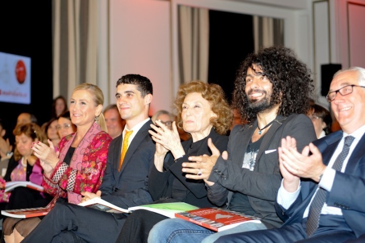 Javier Fernández elegido “Hombre del año” en los XI Premios Madrid - HIELO ESPAÑOL