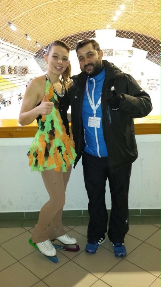 Mäeva Gallarda será la representante española en el campeonato del mundo júnior - HIELO ESPAÑOL