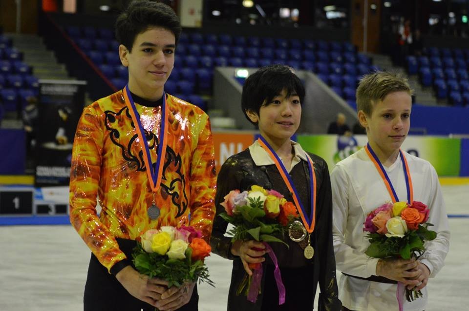 Tomás Guarino deslumbra con dos triple lutz y se cuelga la plata en la Challenge - HIELO ESPAÑOL