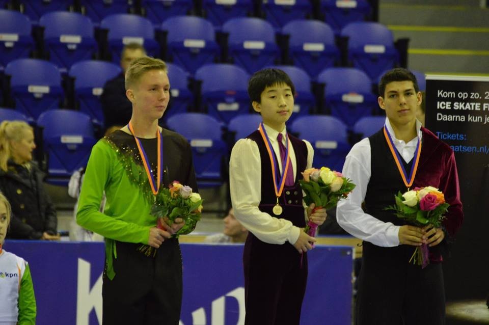 Héctor Alonso se cuelga el bronce en la Challenge Cup - HIELO ESPAÑOL