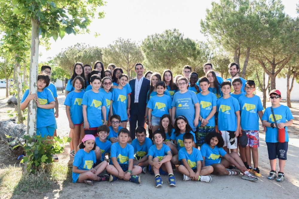 Javier Fernández apadrina el campamento de la Sociedad Española de Reumatología - HIELO ESPAÑOL