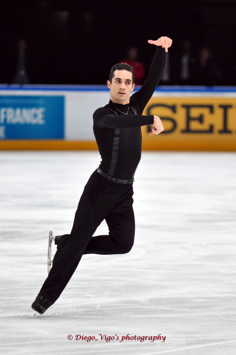 Javier Fernández tira de oficio liderar el corto en el Trofeo de Francia - HIELO ESPAÑOL