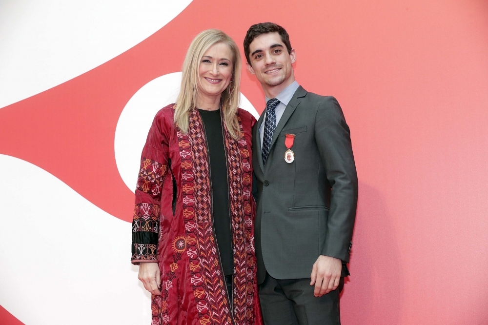 Javier Fernández recibe la Medalla de Oro de la Comunidad de Madrid - HIELO ESPAÑOL