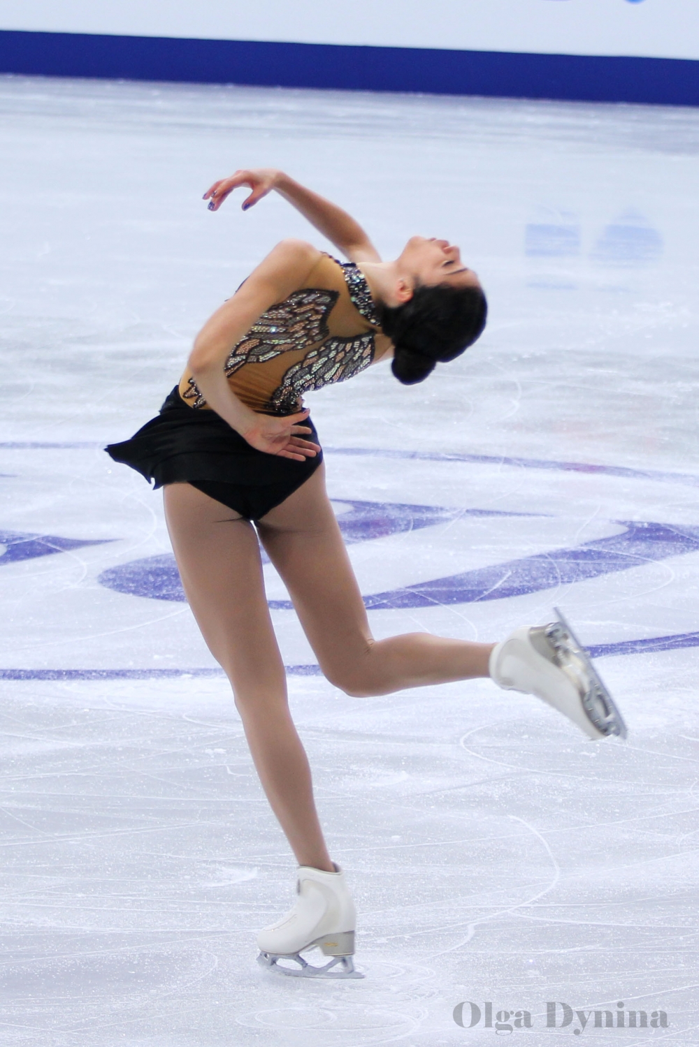 Un error en un salto deja a Valentina Matos fuera de la final europea - HIELO ESPAÑOL