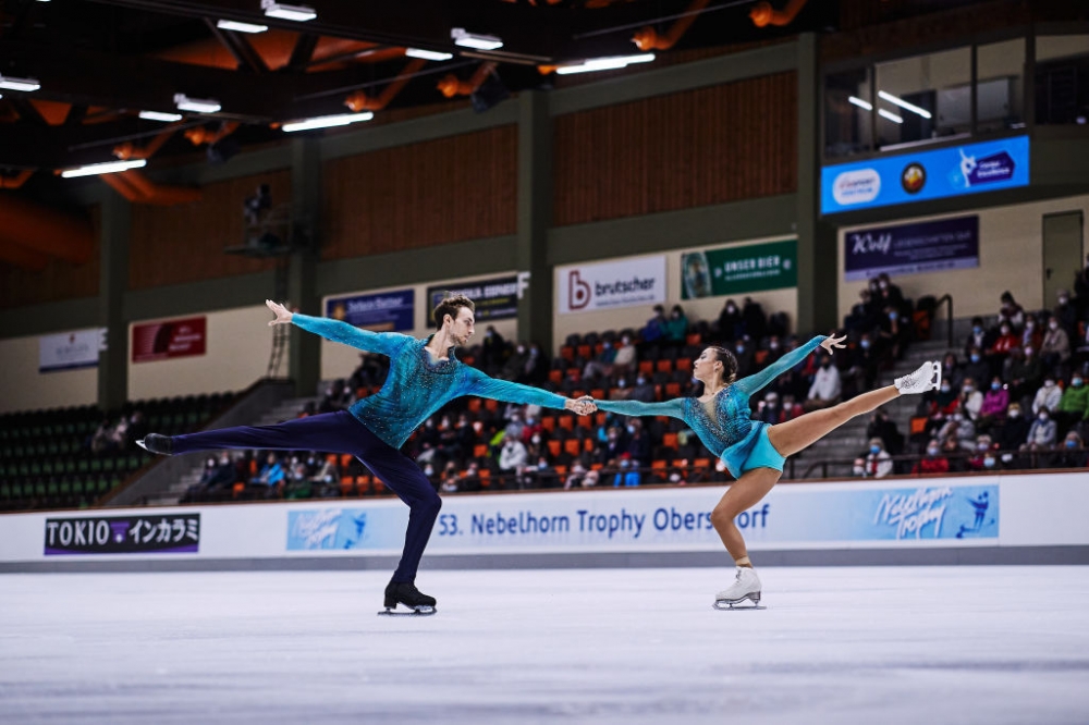 Laura Barquero & Marco Zandron hacen historia para el patinaje artístico español - HIELO ESPAÑOL