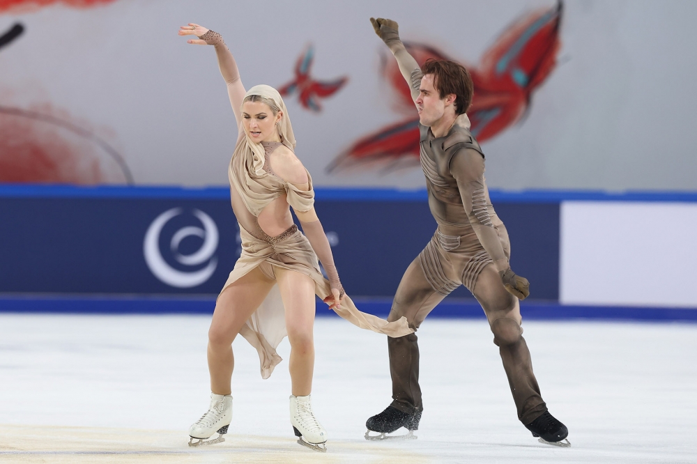Smart & Dieck finalizan cuartos en la Copa de China y octavos en el Grand Prix - HIELO ESPAÑOL